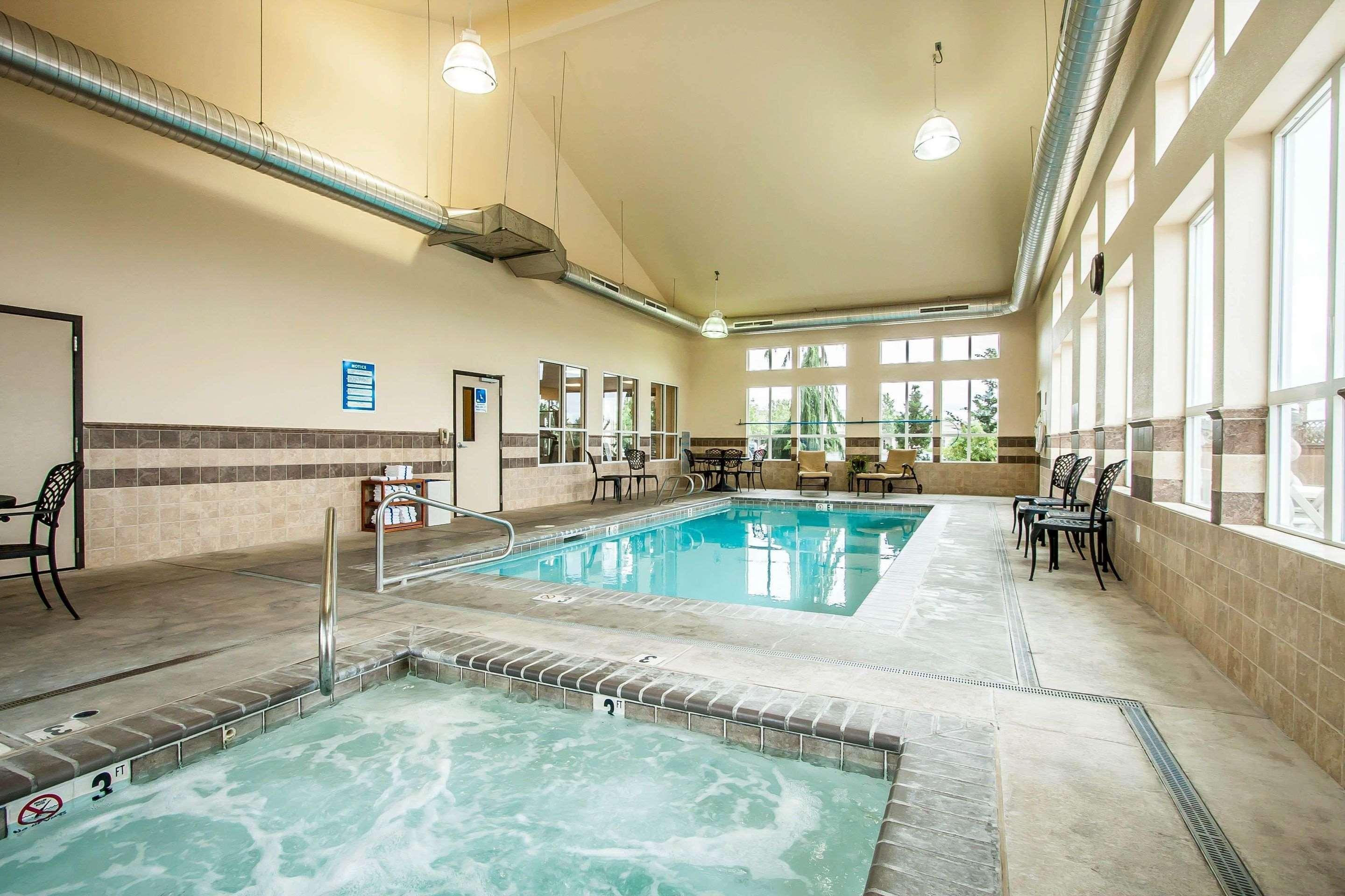Comfort Inn & Suites Mcminnville Wine Country Exterior foto