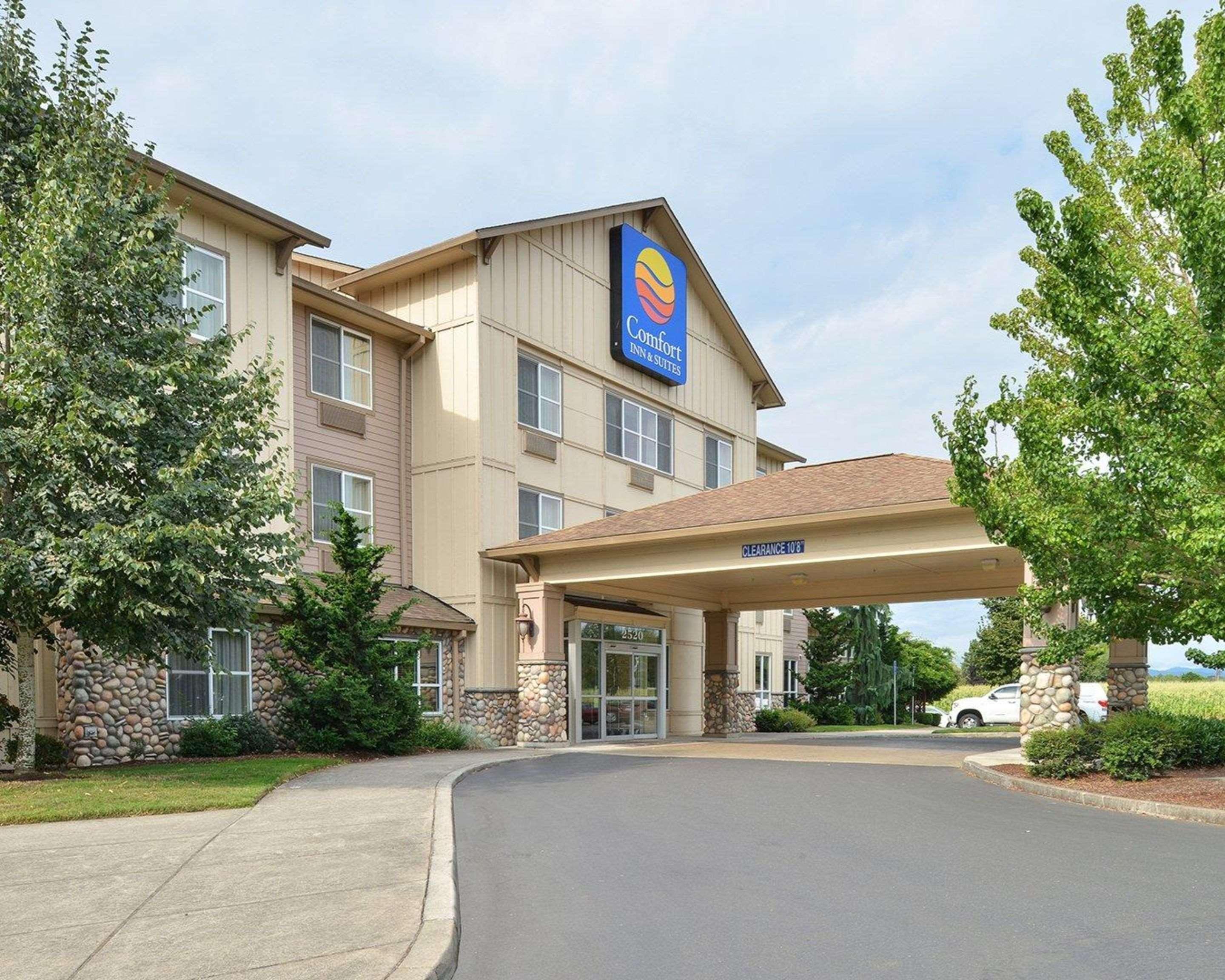 Comfort Inn & Suites Mcminnville Wine Country Exterior foto